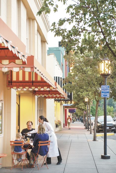 Guests at Larks enjoy dinner outside the historic building that also houses Ashland Springs Hotel in downtown Ashland. Photo by Andrea Johnson.