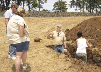 SOWI director and viticulture instructor Chris Lake teaches students about soil and terroir.
Photo by Gary Leif.